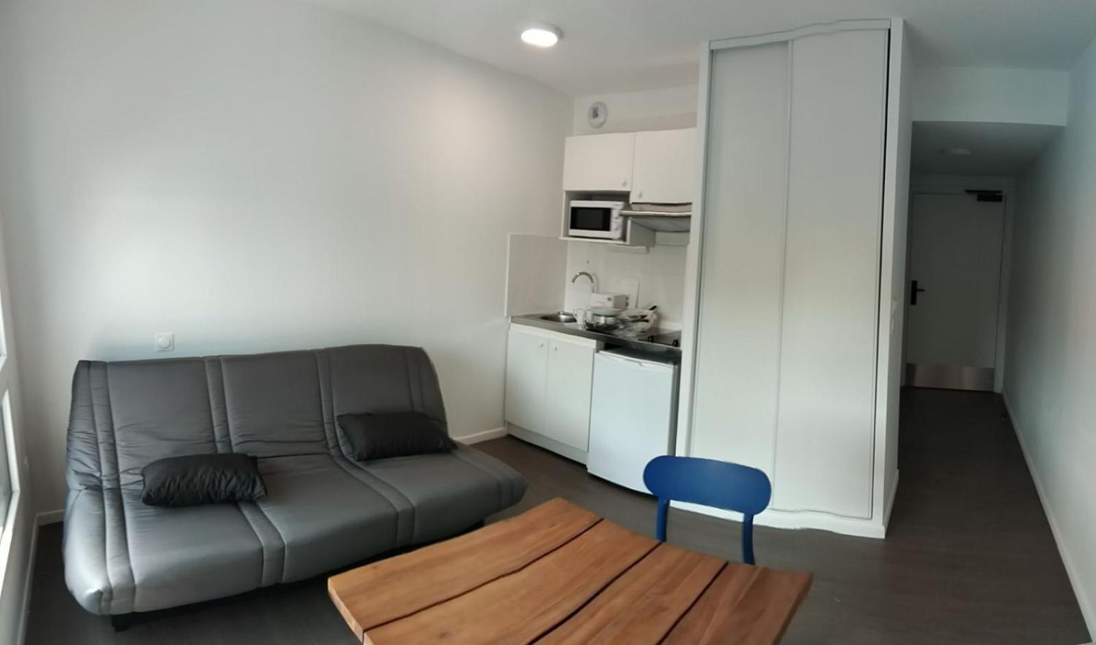A4-12 Cosy